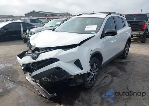 2017 Toyota Rav4 Le z USA, uszkodzony, nr VIN JTMZFREV4HJ132084
